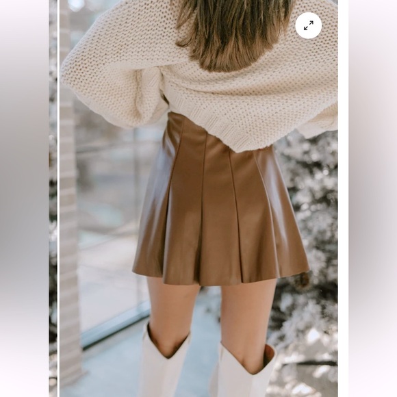 Baby Pink Sleek Edges Tan Taupe Faux Leather Pleated Mini Skirt Skort NWT - Picture 3 of 9